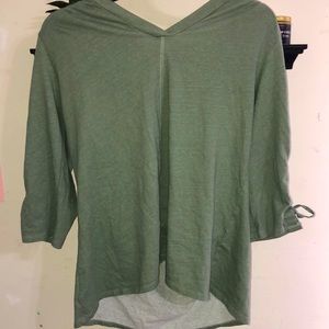 Quarter length sleeve tee